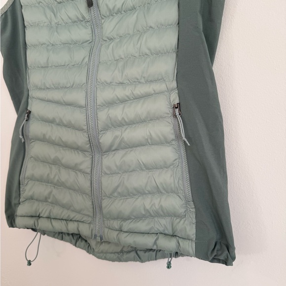 Columbia Women's Puffer Vest - Picture 3 of 11